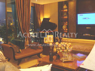pic For sale luxury condo in Sathorn 