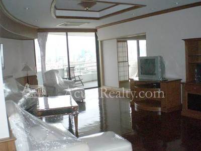 pic Peaceful Condo located in upper class  