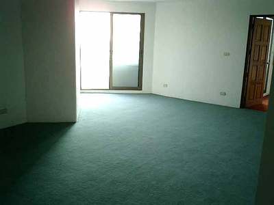 pic Condo unfurnished, with 3 beds, 2 bath