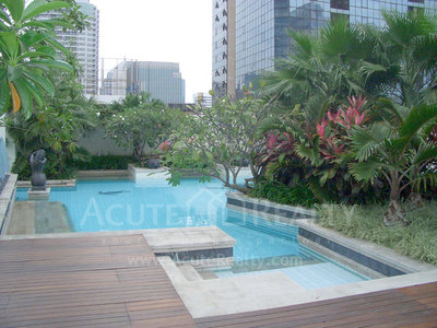 pic Brandnew luxury condo for sale