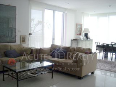 pic Centrally located on Sukhumvit road