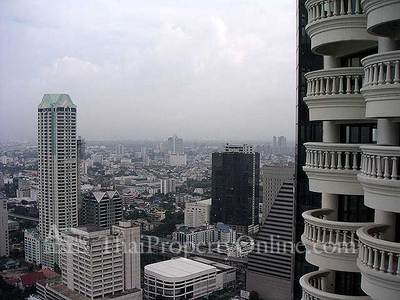 pic Condominium for rent or sale in Silom 