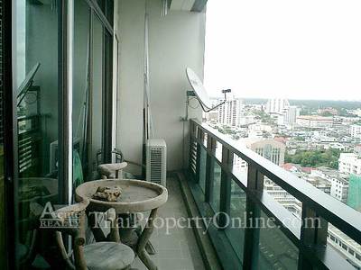 pic High floor panoramic view of Bangkok  