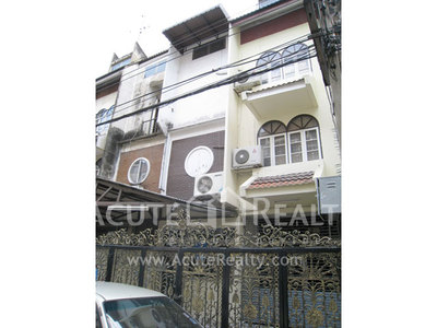 pic Townhouse for sale 3 storeys house 