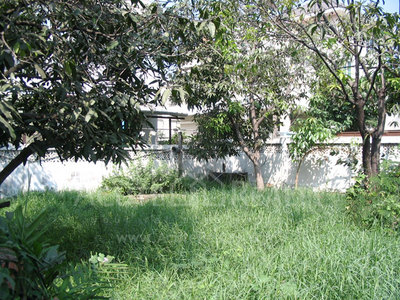 pic Nice Land with building for Sale  