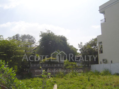 pic Land for sale suitable to build house  