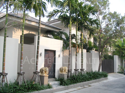 pic House for Sale !!! In On-nuch 44
