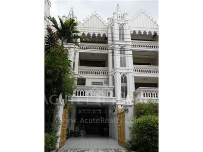 pic A very nice townhouse for sale