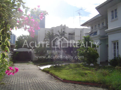 pic House for sale suitable for homeoffice