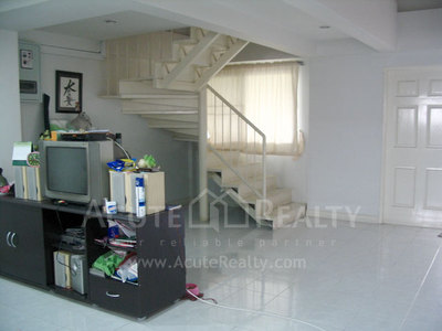 pic Townhouse for sell 3 storeys house