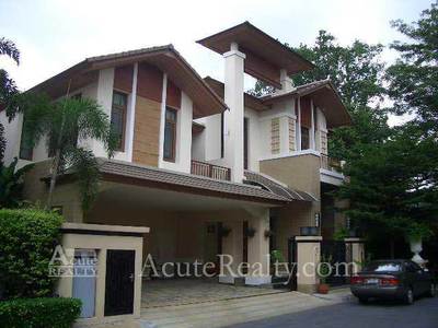 pic House for sale in Luxury village