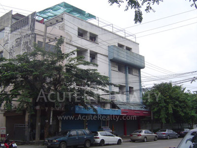 pic For sale Land with 4 Shophouses