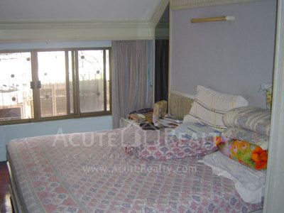 pic Townhouse for sale Partly furnished