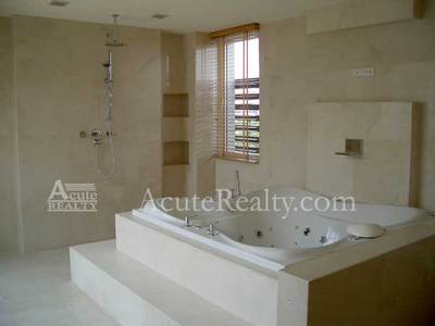 pic Townhouse is located on 62 sq.w, 4 brs