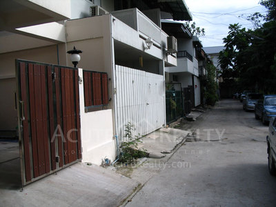 pic Townhouse for sell 3 storeys house