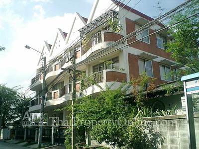 pic Urgent Sale !!! 3-storey townhouse 