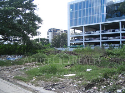 pic Land for sale suitable to build house 