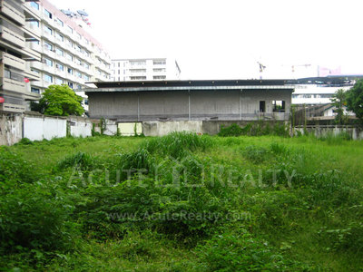 pic Land for sale located on Sukhumvit road