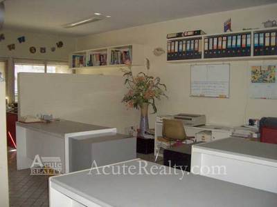 pic Showroom / Office building for Sale 