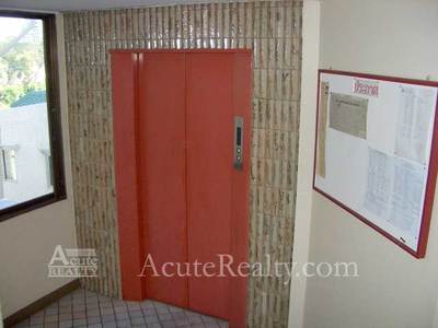 pic Showroom / Office building for Sale 