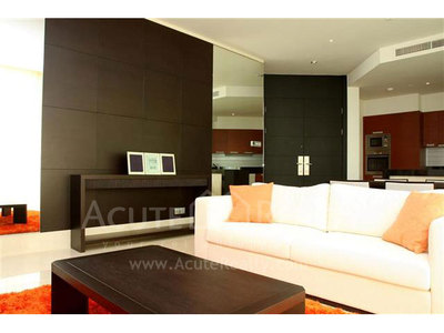 pic New luxury condo Located on Sathorn  