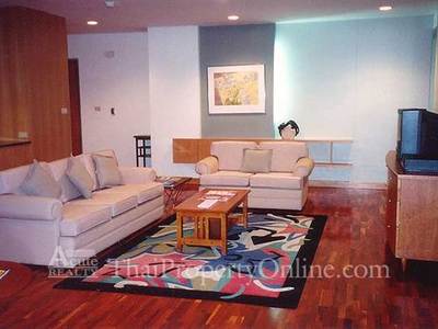 pic Luxurious condo for rent near Rajdamri