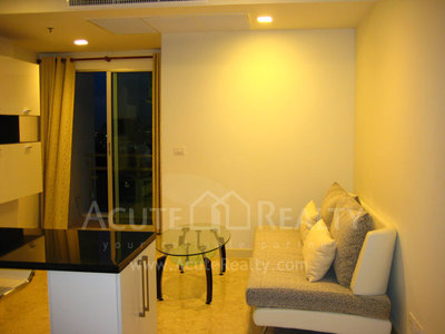 pic Brand new high rise condominium for rent