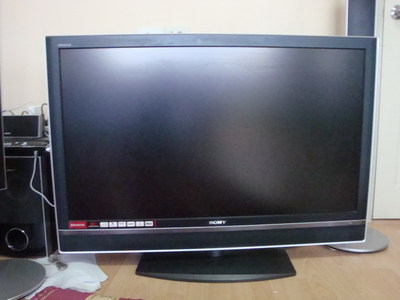 pic 46&quot;Sony LCD TV and 6 Speaker Home Theatr