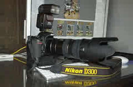 pic Nikon D300 $800,Nikon D700$1050