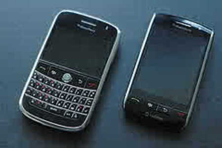 pic F/S: Blackberry Bold 9000 $280USD