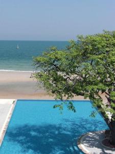 pic Beachfront condo in Hua Hin