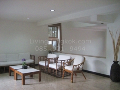 pic To Rent Sukhumvit Town House/Home Office