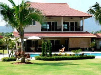 pic Beautiful 4 BR Pool Villa Near the Beach