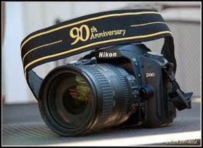 pic Nikon D90 Digital Camera with 18-135mm L