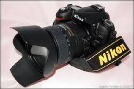 pic Nikon D90 Digital Camera with 18-135mm L