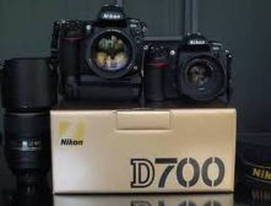 pic Nikon D700 Digital Camera with 18-135mm 