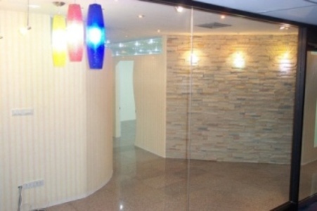 pic Hot Price!! Serviced Office next to BTS 