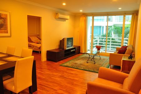 pic 2 bed, 89 SQM. Asoke 