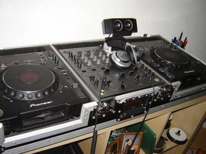 pic 2 x Pioneer CDJ 2000 + Pioneer DJM 2000