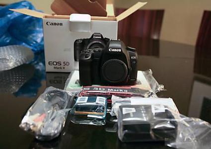 pic Canon 5D Mark II,Nikon D700,Can