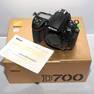 pic Nikon D700 12MP DSLR Camera