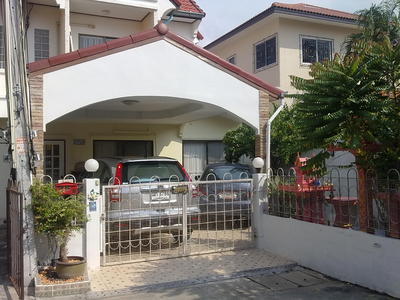 pic 2 Bedromm Townhouse For Sale