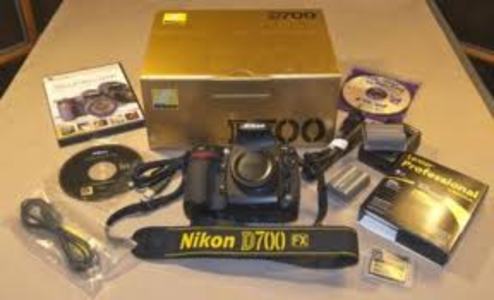 pic Nikon D700 Digital SLR Camera (Body Only