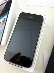 pic Apple iPhone 4S 64GB White Unlocked