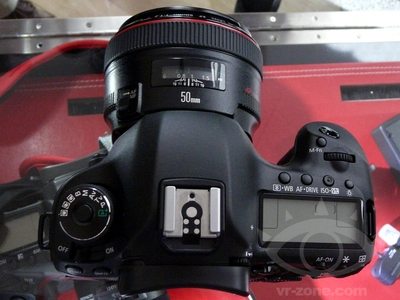 pic Canon EOS 5D Mark III 22.3MP Digital SLR
