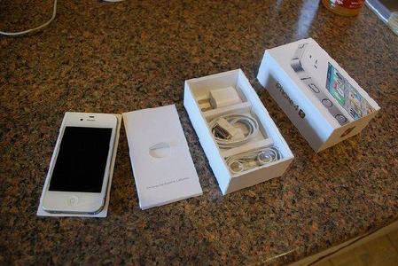 pic Original Apple iPhone 4s 32GB Unlocked