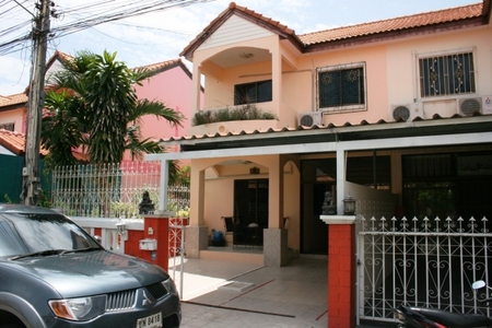 pic For Sale: Townhouse, 3 bedroom