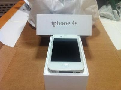 pic brand new unlokced Apple iphone 4s 64GB