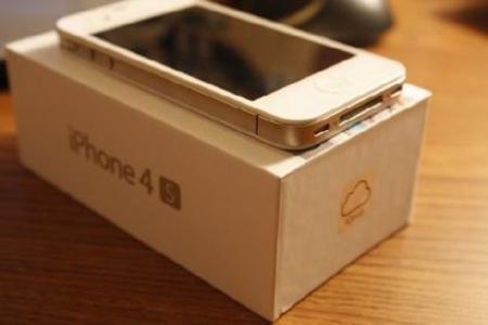 pic Unlocked Apple IPhone 4S 16GB 200USD