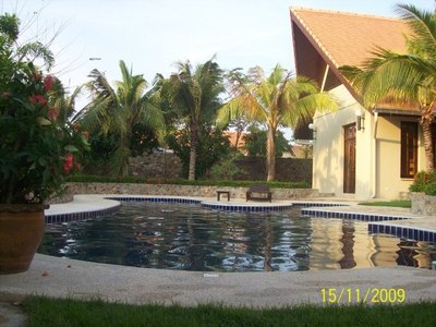 pic FOR RENT: THE CHASE & FOXLEA, 3 BEDROOMS